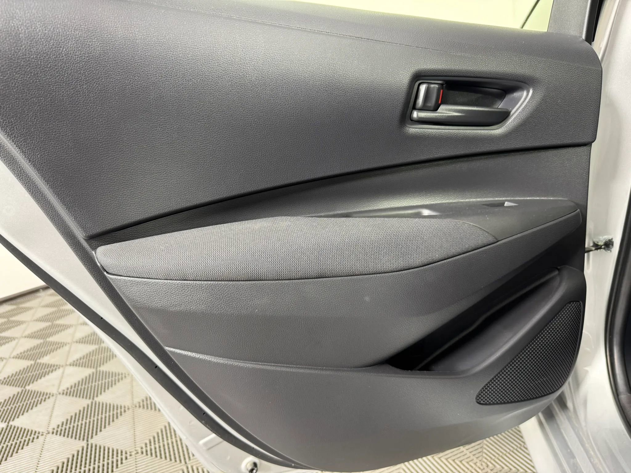 Used 2025 Toyota Corolla LE FWD image 36