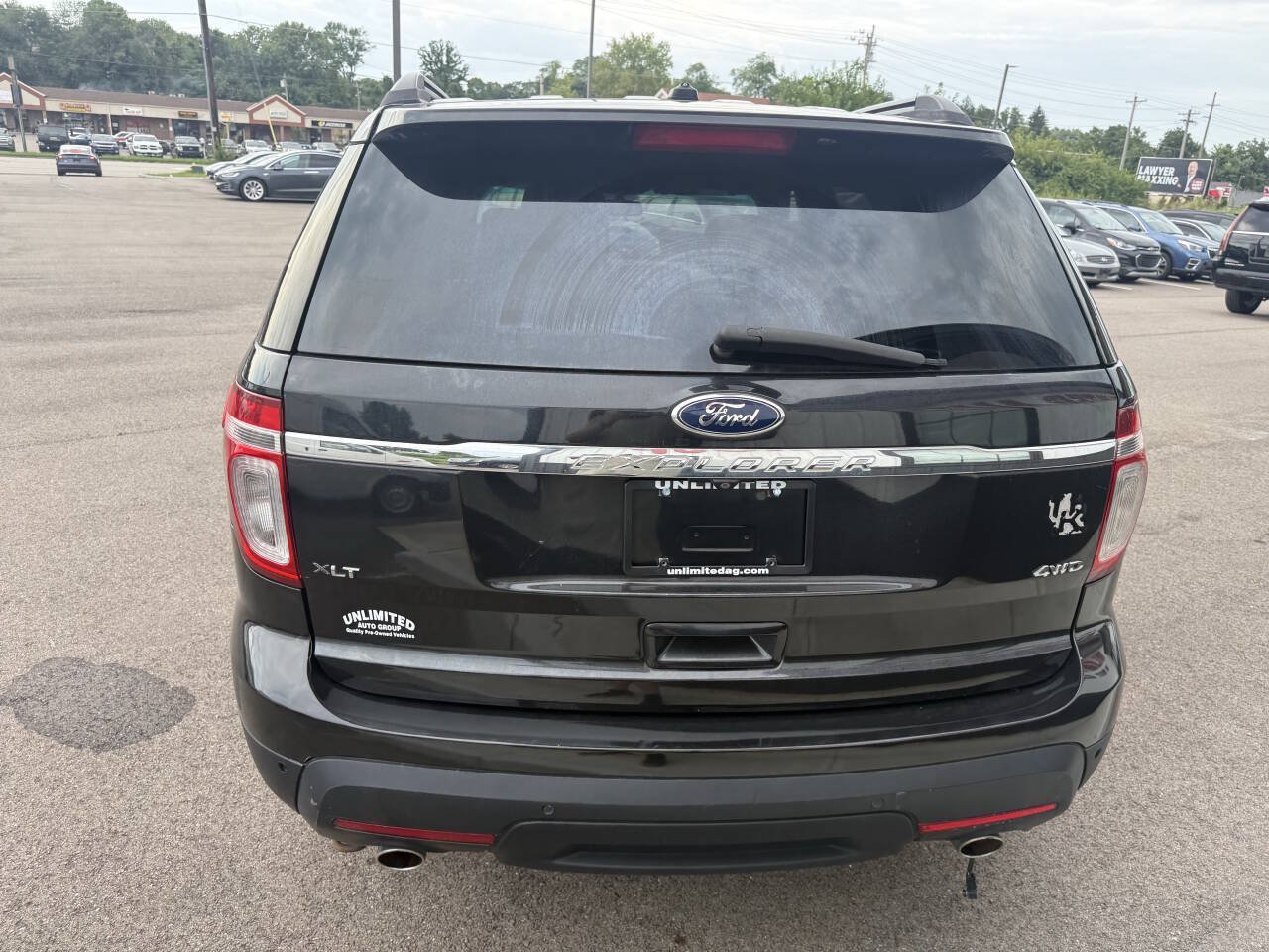 Used 2015 Ford Explorer XLT w/ Equipment Group 202A AWD/4WD image 9