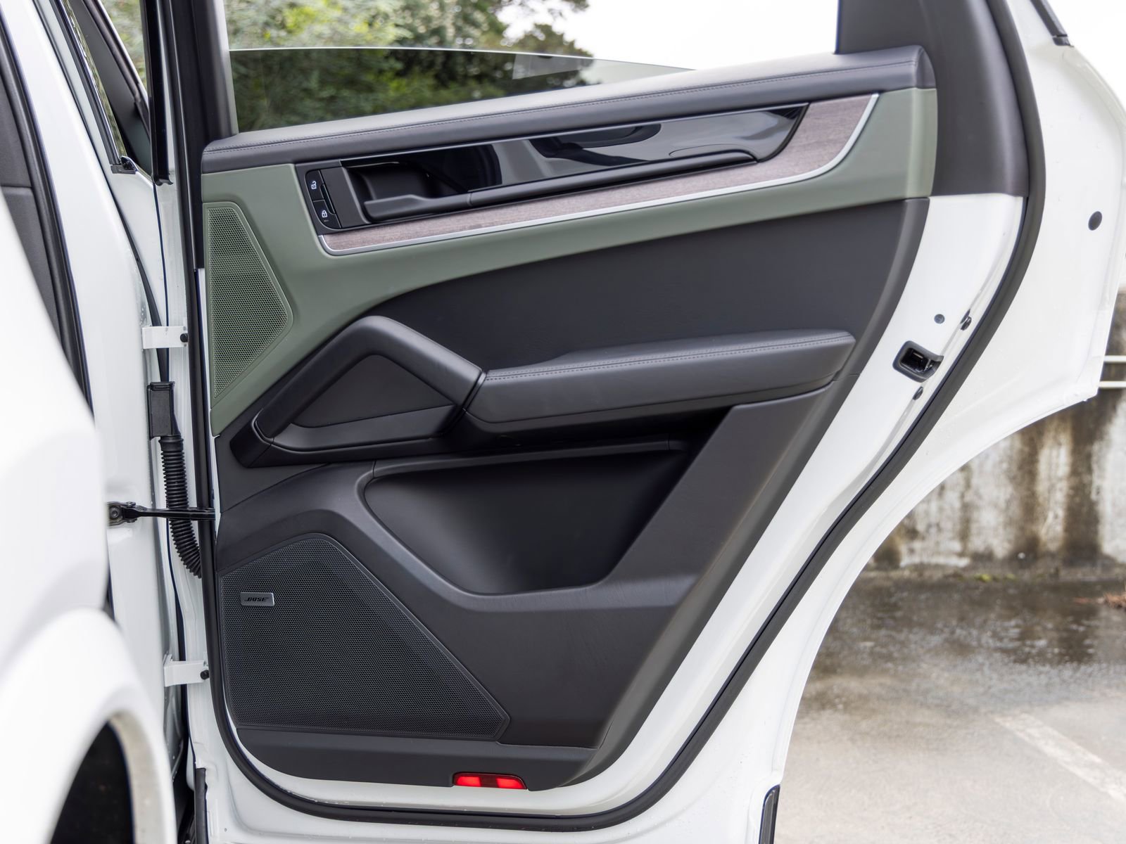 Certified 2024 Porsche Cayenne Coupe image 53