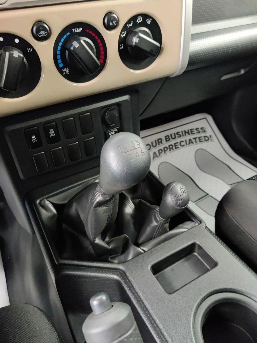 Used 2014 Toyota FJ Cruiser 4WD w/ Convenience Package image 20