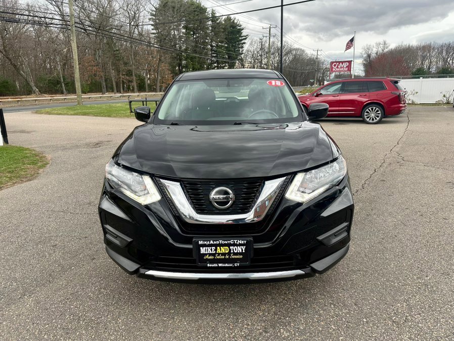 Used 2018 Nissan Rogue S image 2
