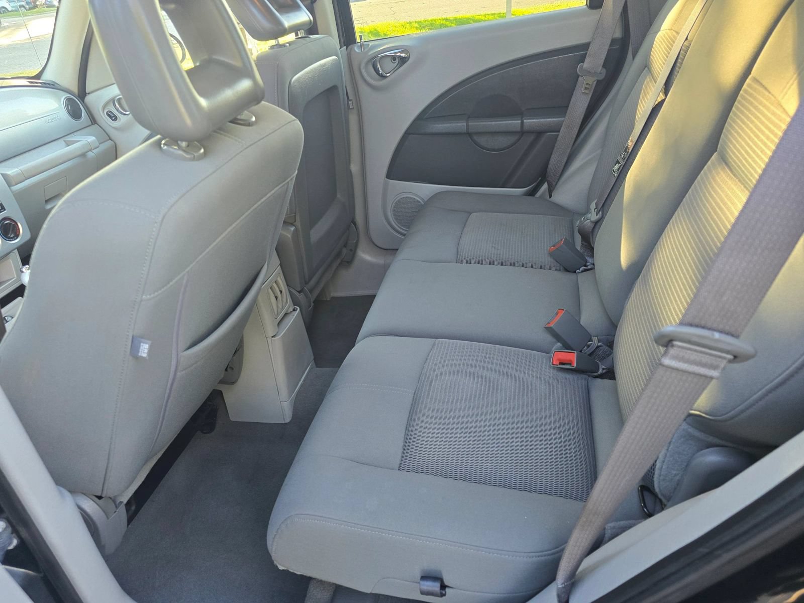 Used 2010 Chrysler PT Cruiser w/ Convenience Group FWD image 13