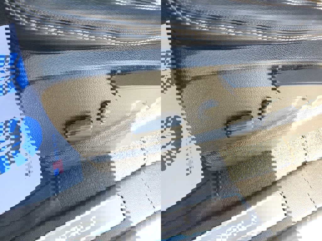 Used 2022 GMC Canyon Denali image 16