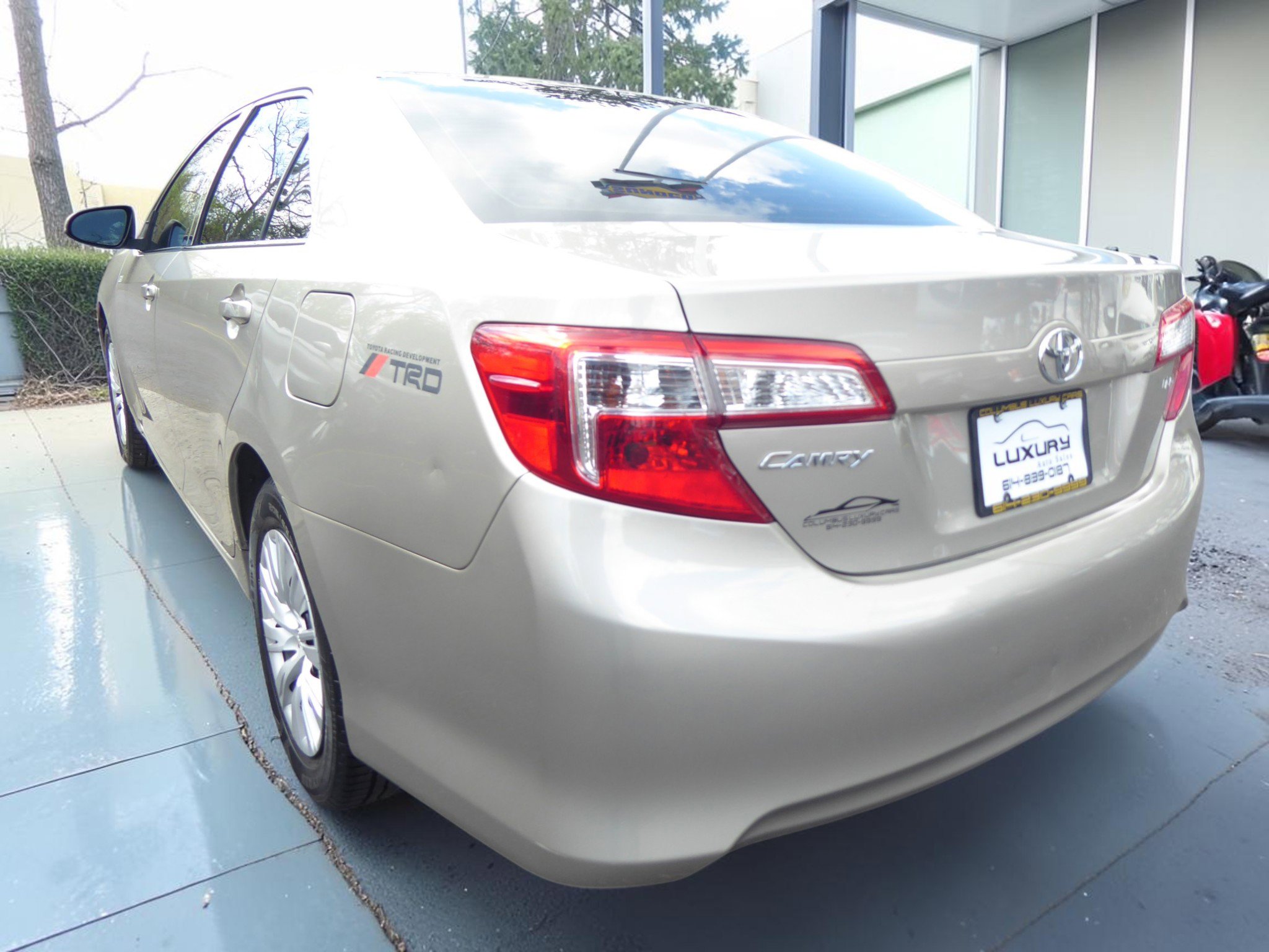 Used 2014 Toyota Camry LE image 8