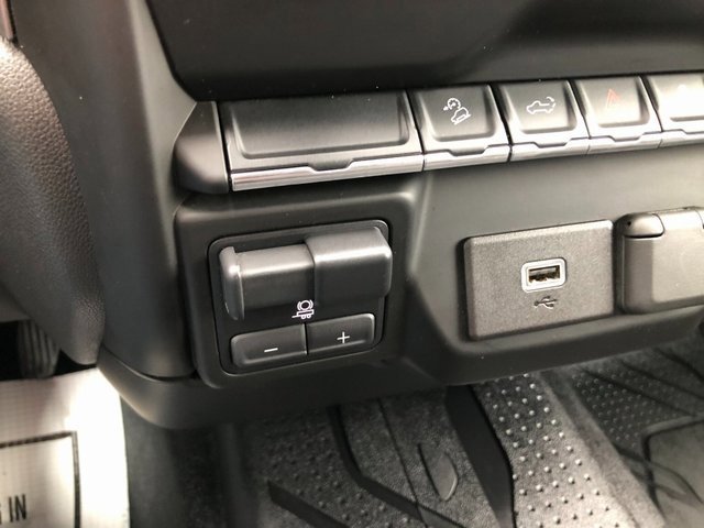 Used 2019 Chevrolet Silverado 1500 Custom Trail Boss w/ Custom Convenience Package image 8