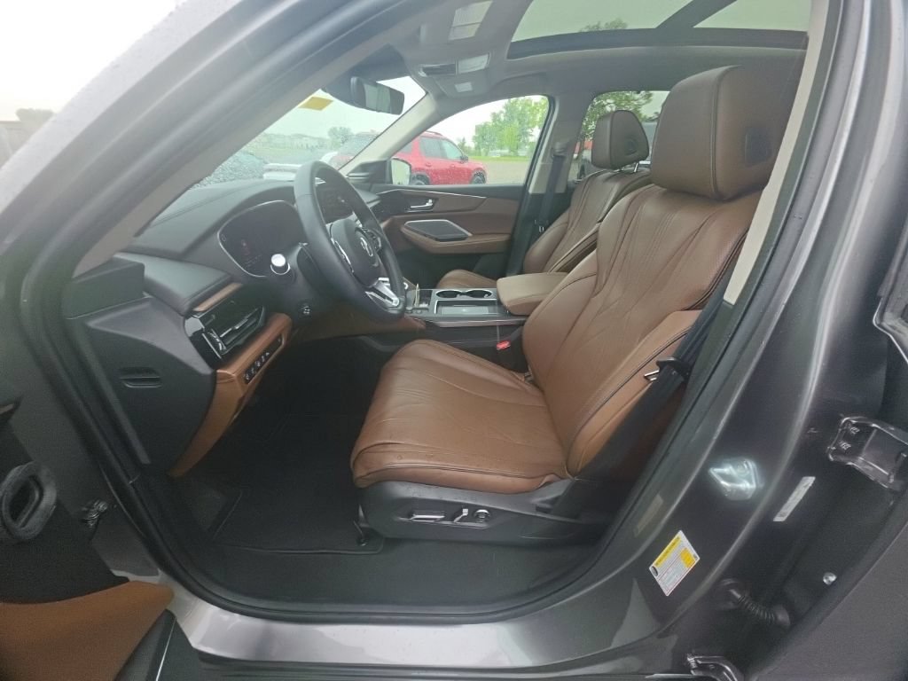 Certified 2025 Acura MDX SH-AWD w/ Advance Package image 13