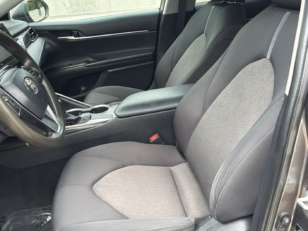 Used 2021 Toyota Camry LE FWD image 19