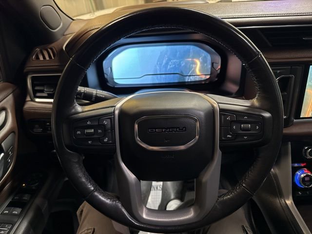 Used 2022 GMC Yukon XL Denali w/ Denali Premium Package image 14