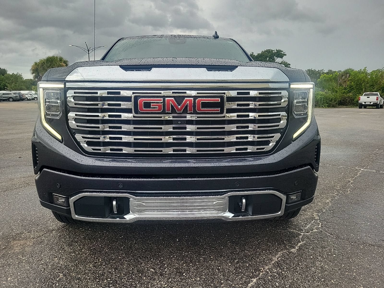 Used 2023 GMC Sierra 1500 Denali w/ Denali Reserve Package AWD/4WD image 4