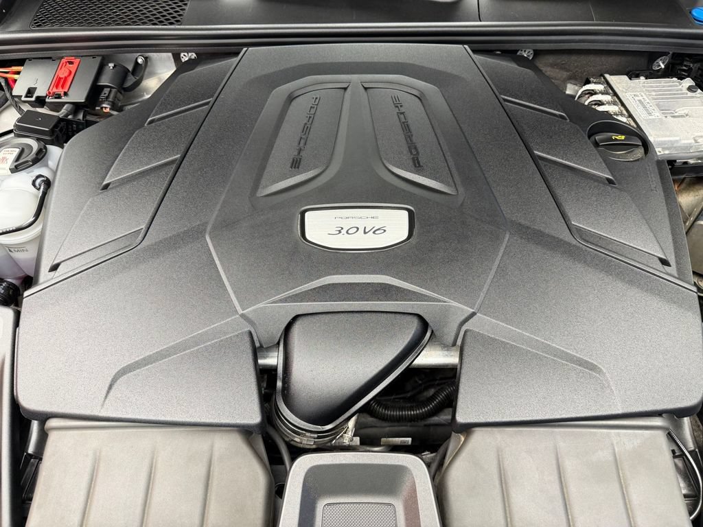 Used 2023 Porsche Cayenne Platinum Edition AWD/4WD image 20