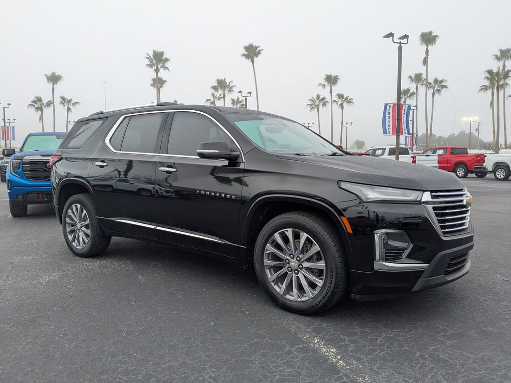 Used 2023 Chevrolet Traverse Premier image 2