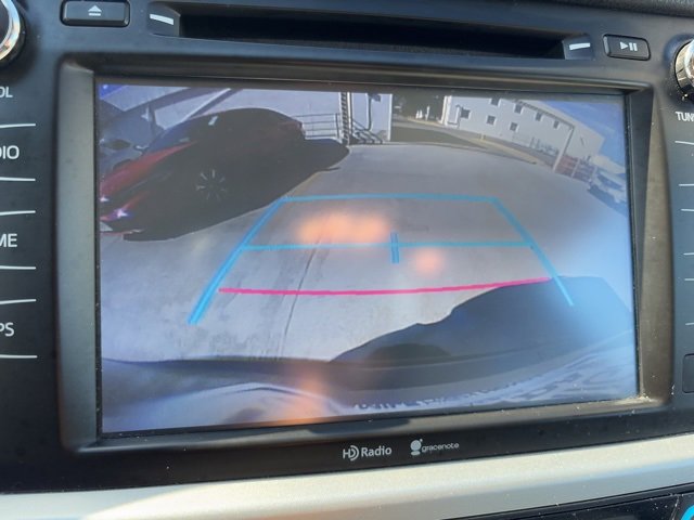 Used 2015 Toyota Highlander XLE image 19