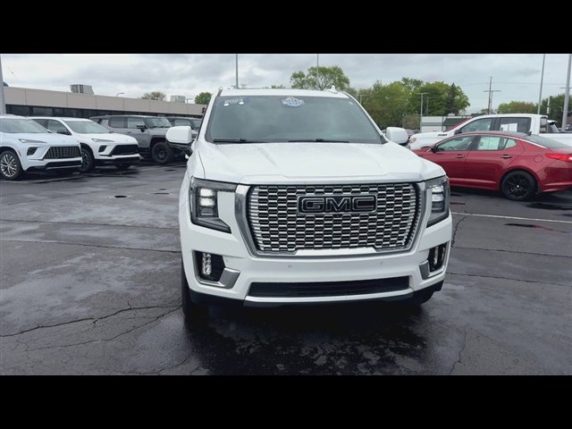 Used 2023 GMC Yukon Denali w/ Max Trailering Package AWD/4WD image 3