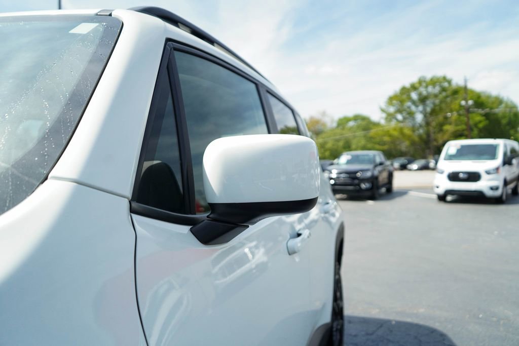 Used 2021 Jeep Renegade Latitude AWD/4WD image 16