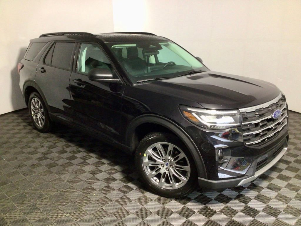 New 2026 Ford Explorer Active w/ Active Comfort Package image 4