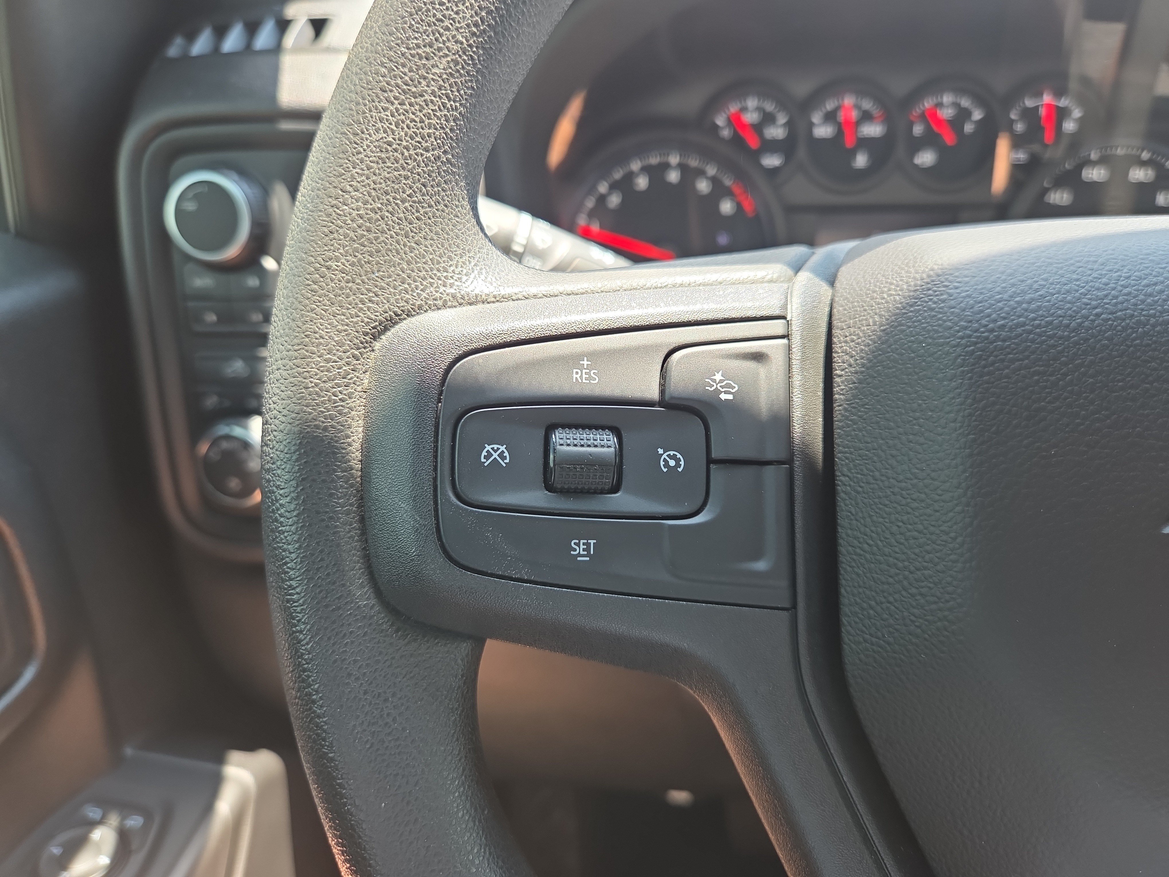 Used 2022 Chevrolet Silverado 1500 Custom Trail Boss w/ LPO, Dark Essentials Package AWD/4WD image 11