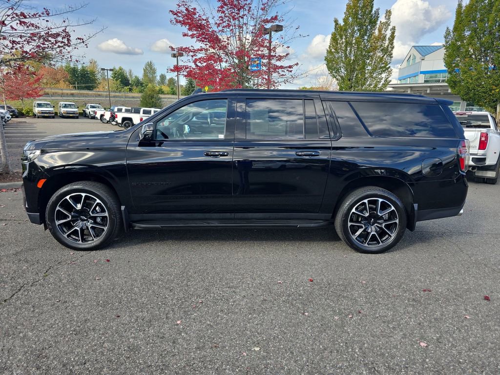 Certified 2024 Chevrolet Suburban RST image 3