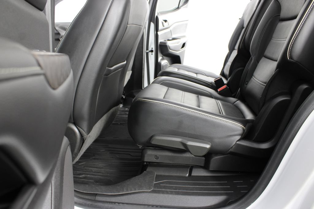 Used 2023 GMC Acadia Denali w/ Denali Ultimate Package FWD image 21