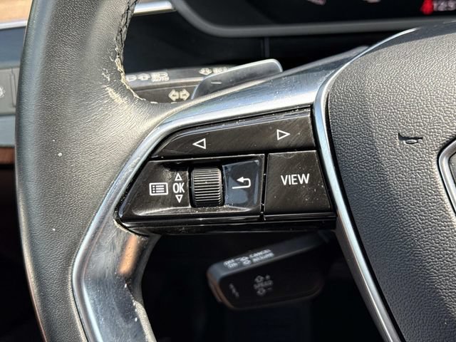 Used 2022 Audi e-tron Premium AWD/4WD image 25