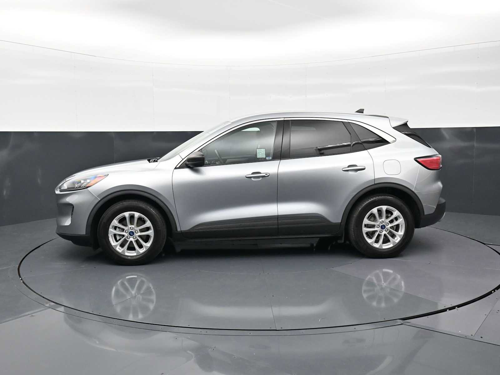 Used 2022 Ford Escape SE w/ Convenience Package FWD image 8