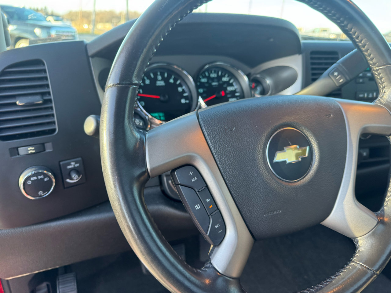 Used 2011 Chevrolet Silverado 1500 LT image 8