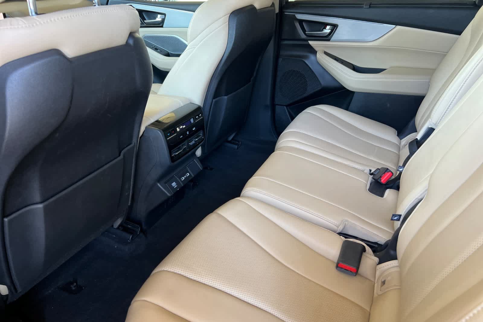 Certified 2022 Acura MDX w/ Technology Package FWD image 12