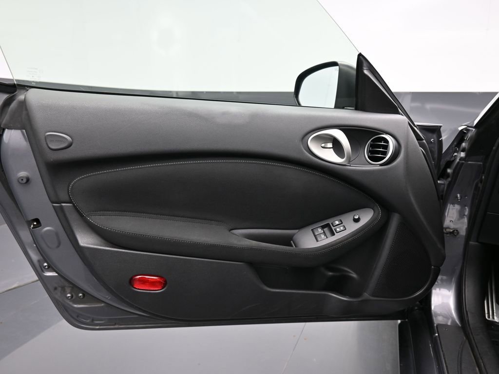 Used 2016 Nissan 370Z Roadster image 30