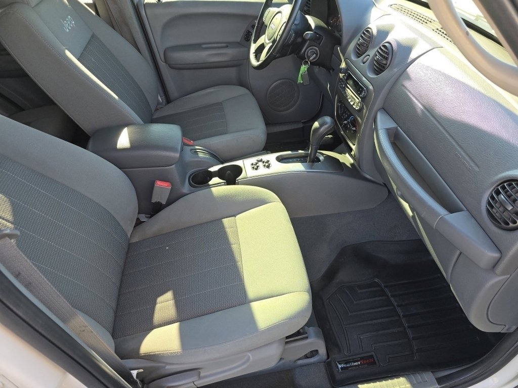 Used 2007 Jeep Liberty Sport image 20