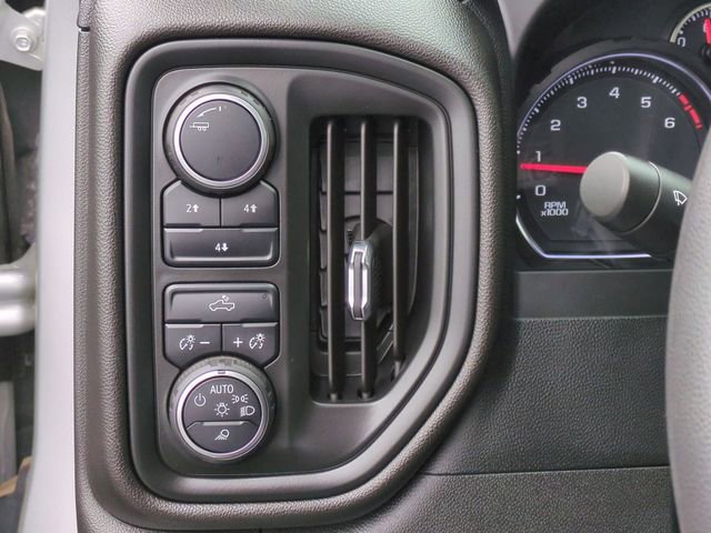 Certified 2022 Chevrolet Silverado 2500 Custom w/ Custom Value Package image 17