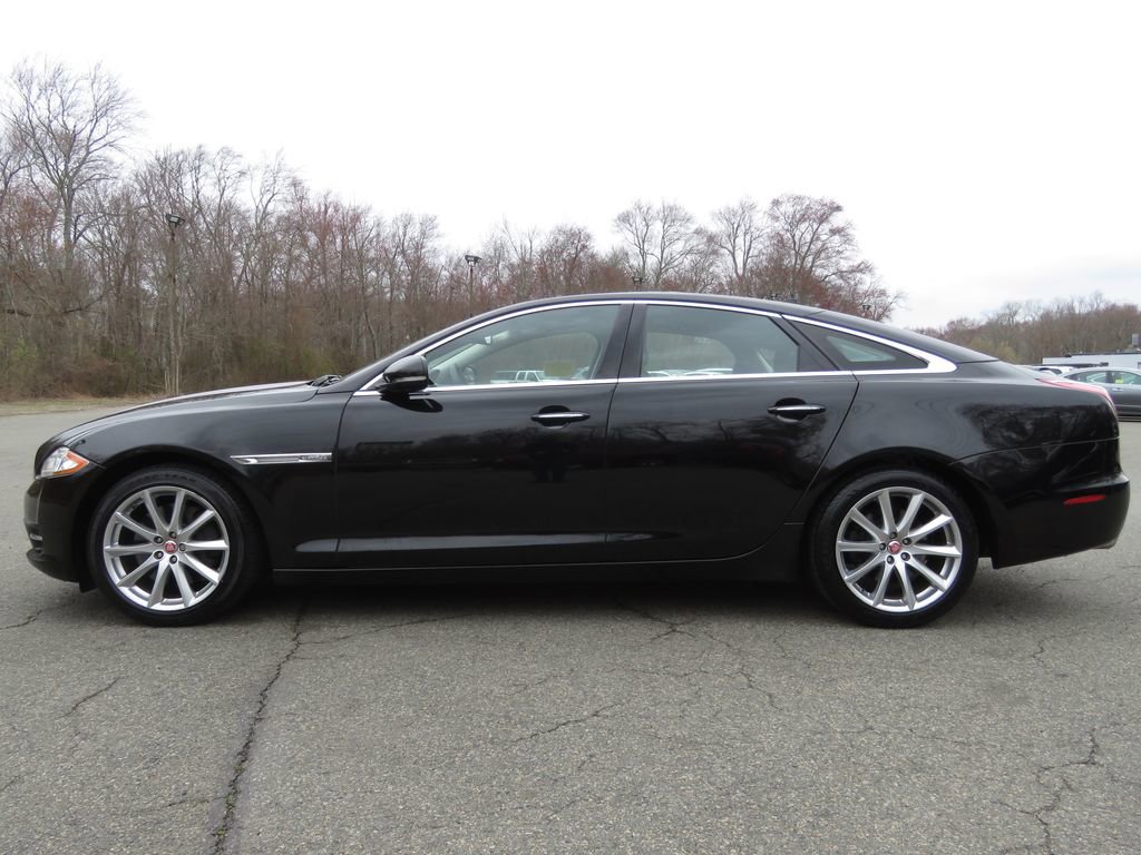 Used 2015 Jaguar XJ AWD image 8