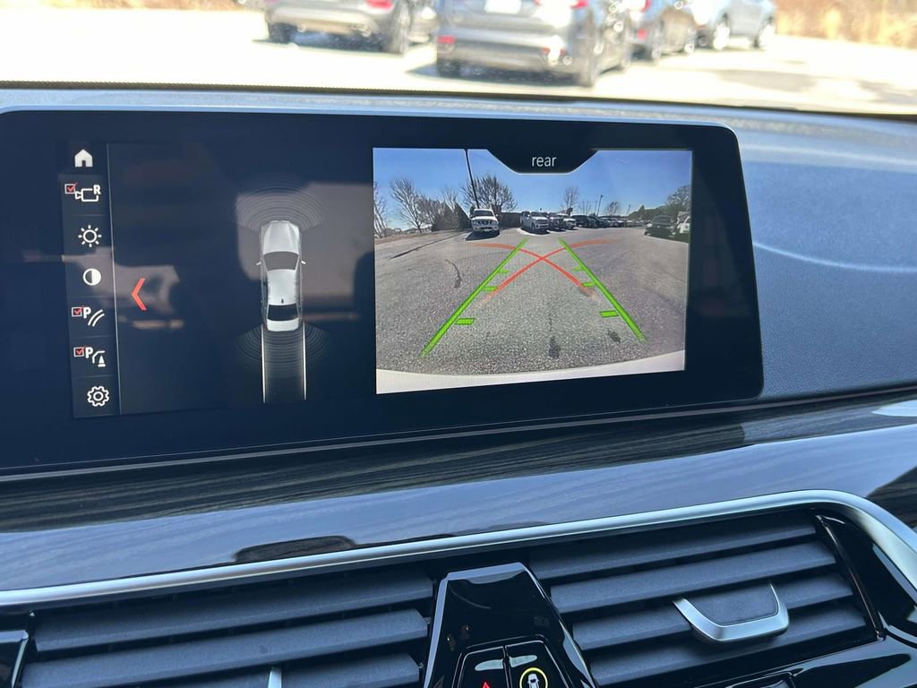 Used 2018 BMW 530i w/ Premium Package image 25