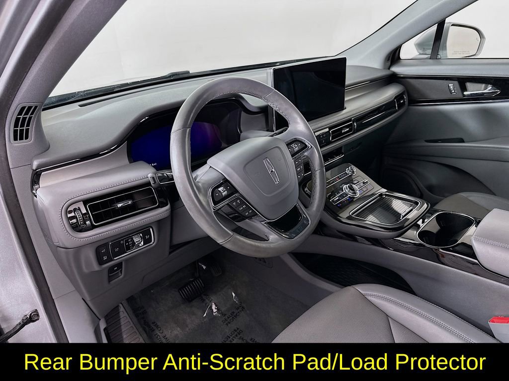 Used 2022 Lincoln Nautilus Reserve image 13