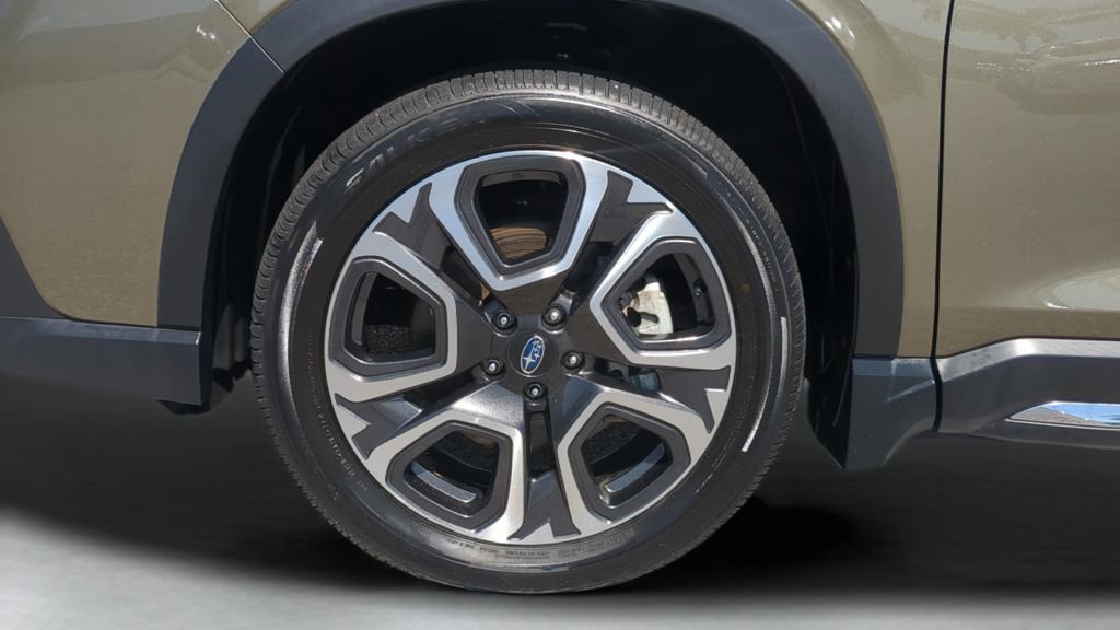 Used 2023 Subaru Ascent Touring AWD/4WD image 27