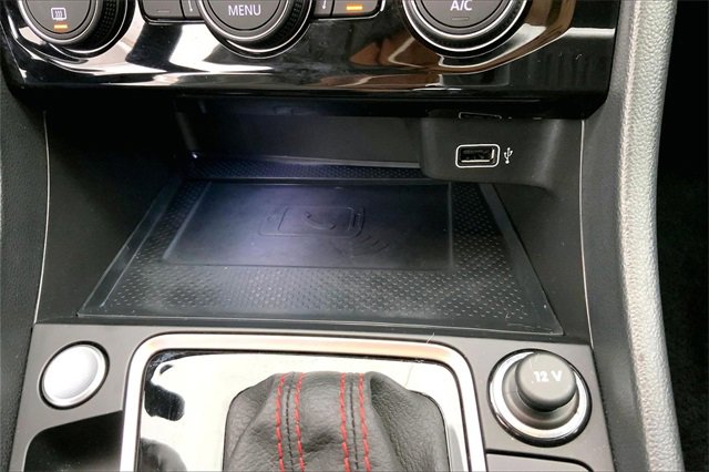 Used 2020 Volkswagen Jetta GLI Autobahn image 33