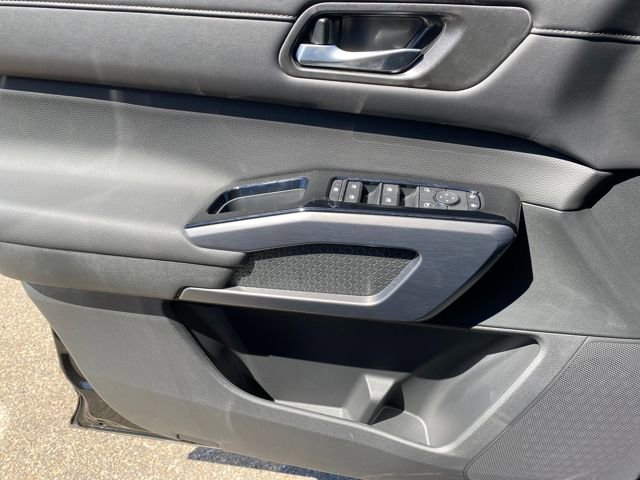 New 2026 Nissan Pathfinder SL image 13