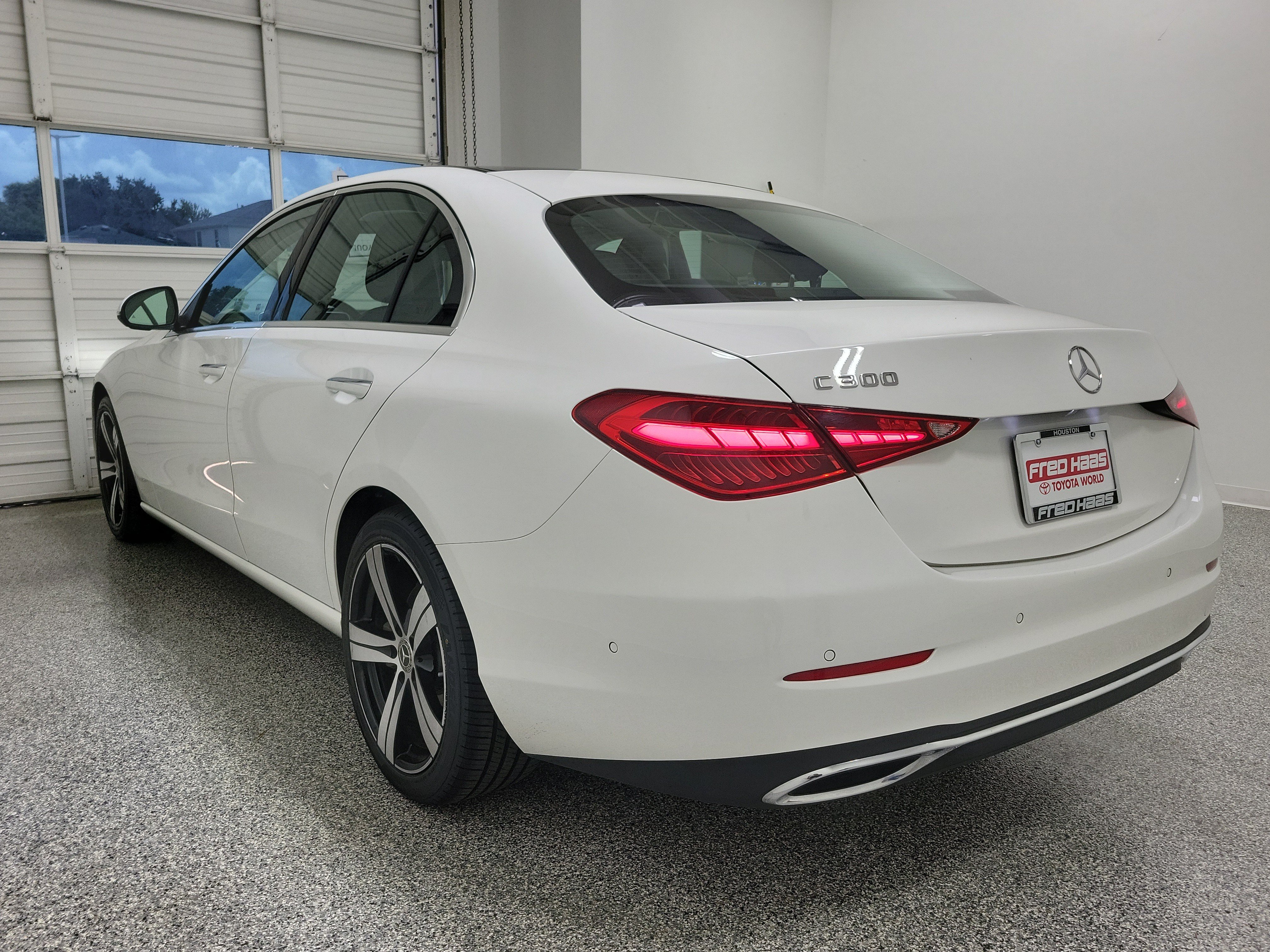 Used 2025 Mercedes-Benz C 300 Sedan image 4