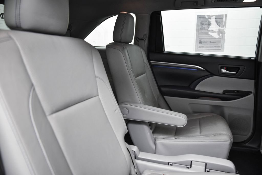 Used 2018 Toyota Highlander image 14