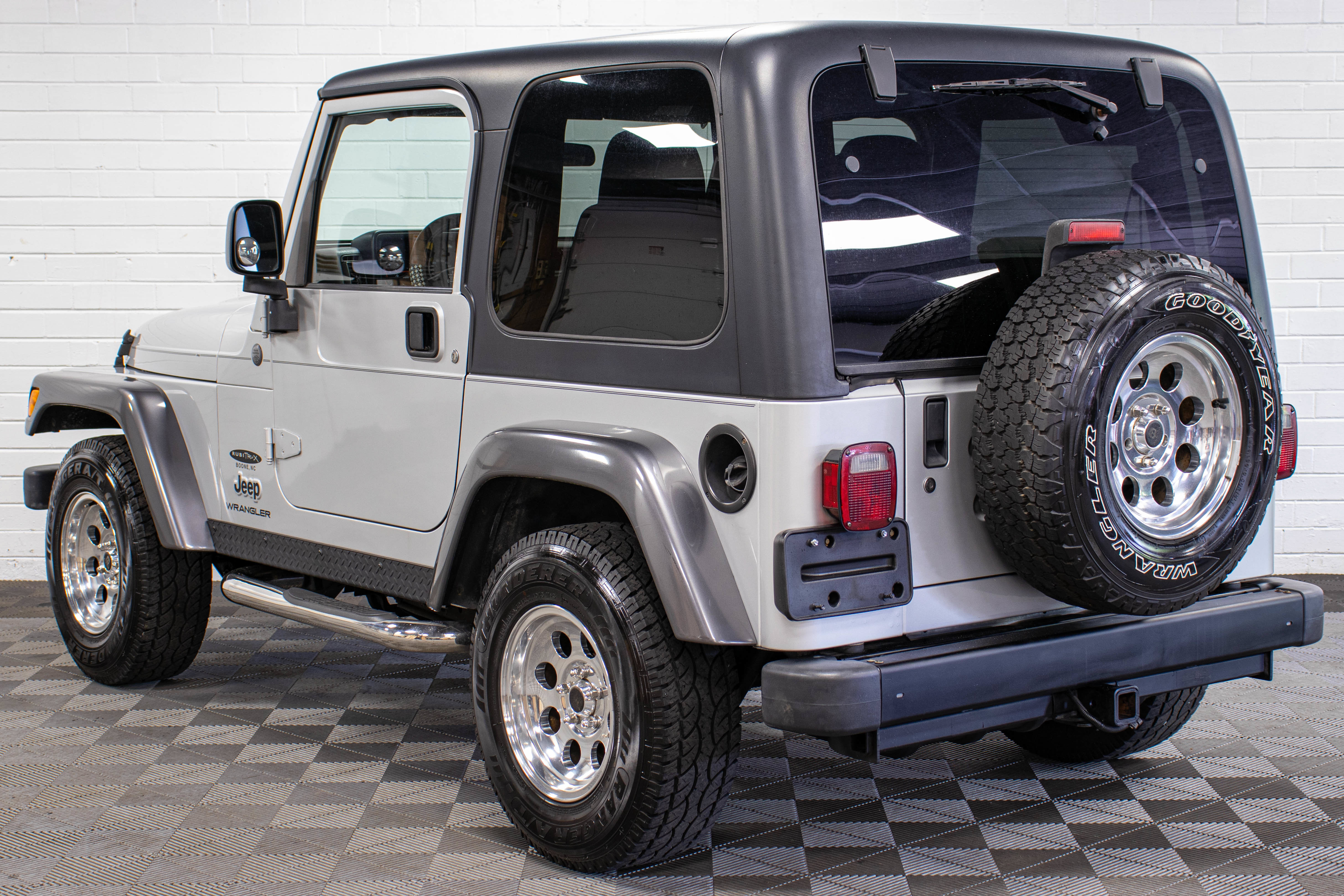 Used 2004 Jeep Wrangler X w/ Convenience Group AWD/4WD image 5