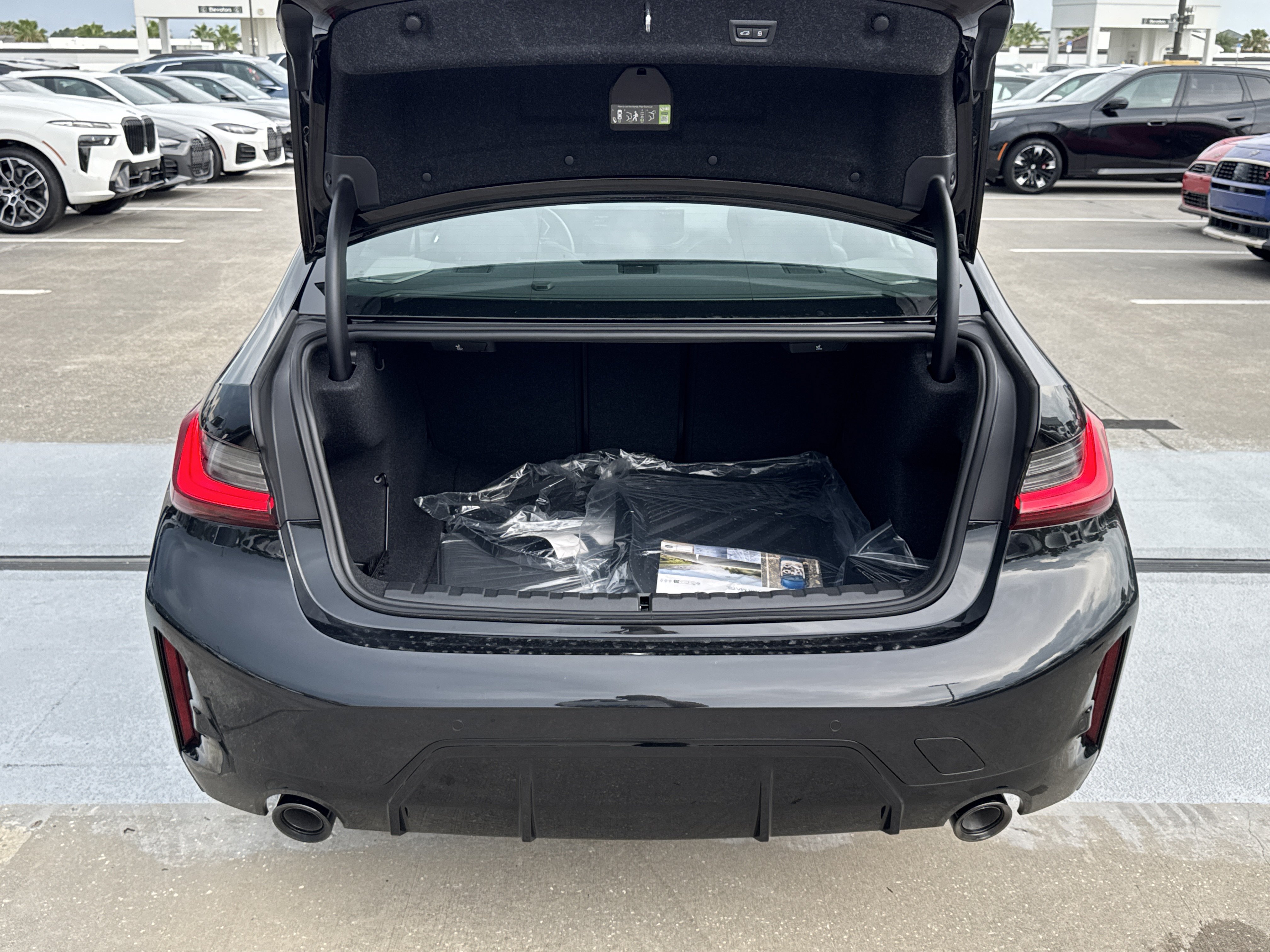 New 2026 BMW 330i Sedan w/ M Sport Package RWD image 12