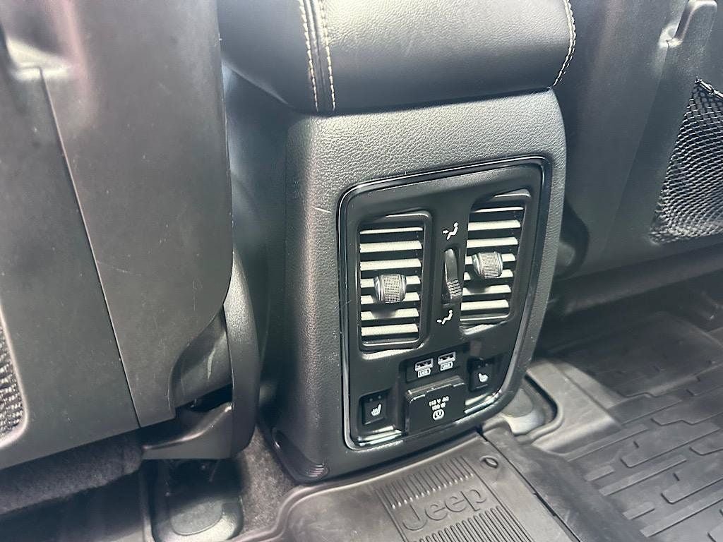 Used 2017 Jeep Grand Cherokee Limited w/ Luxury Group II AWD/4WD image 21