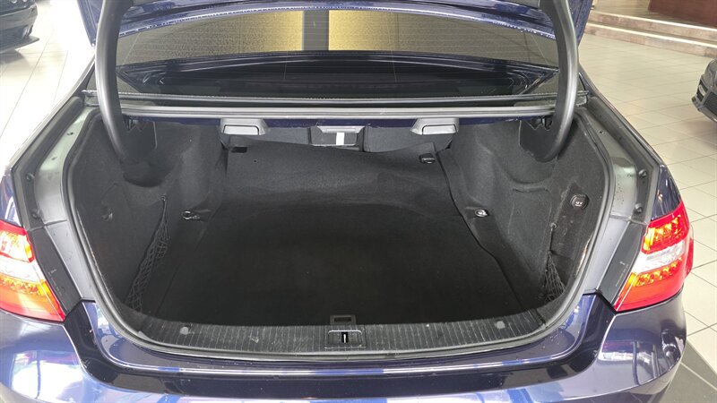Used 2013 Mercedes-Benz E 350 4MATIC Sedan image 28