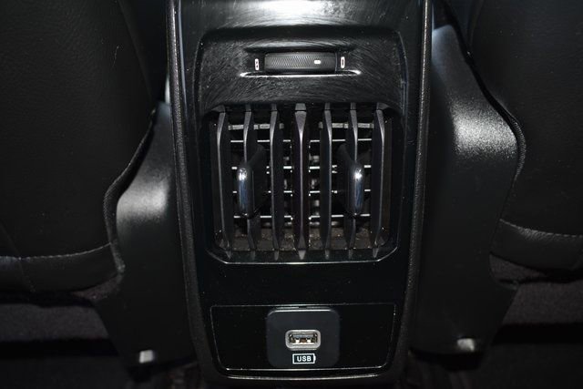 Used 2023 Jeep Compass Limited image 33