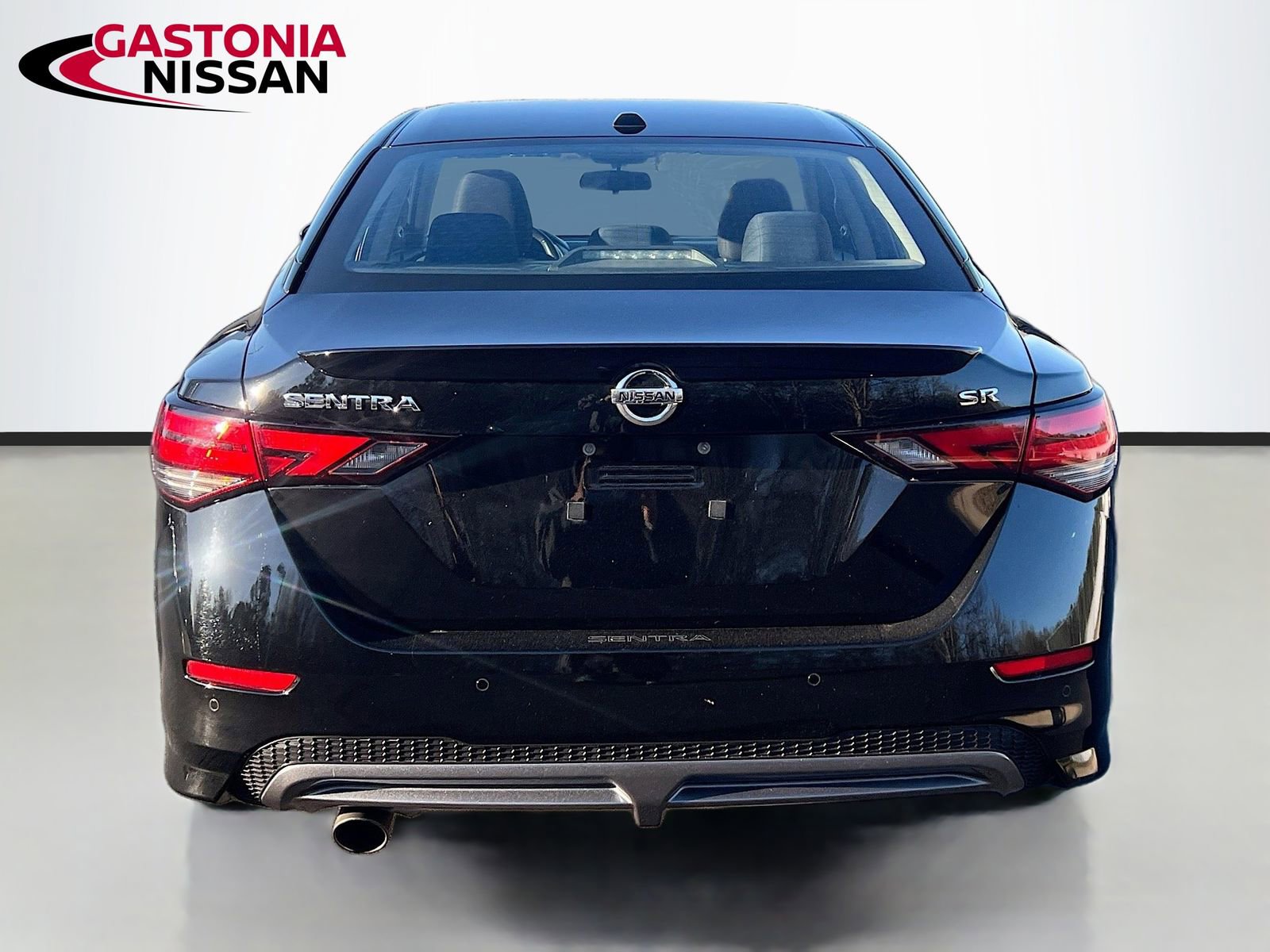 Used 2022 Nissan Sentra SR w/ Trunk Package image 7