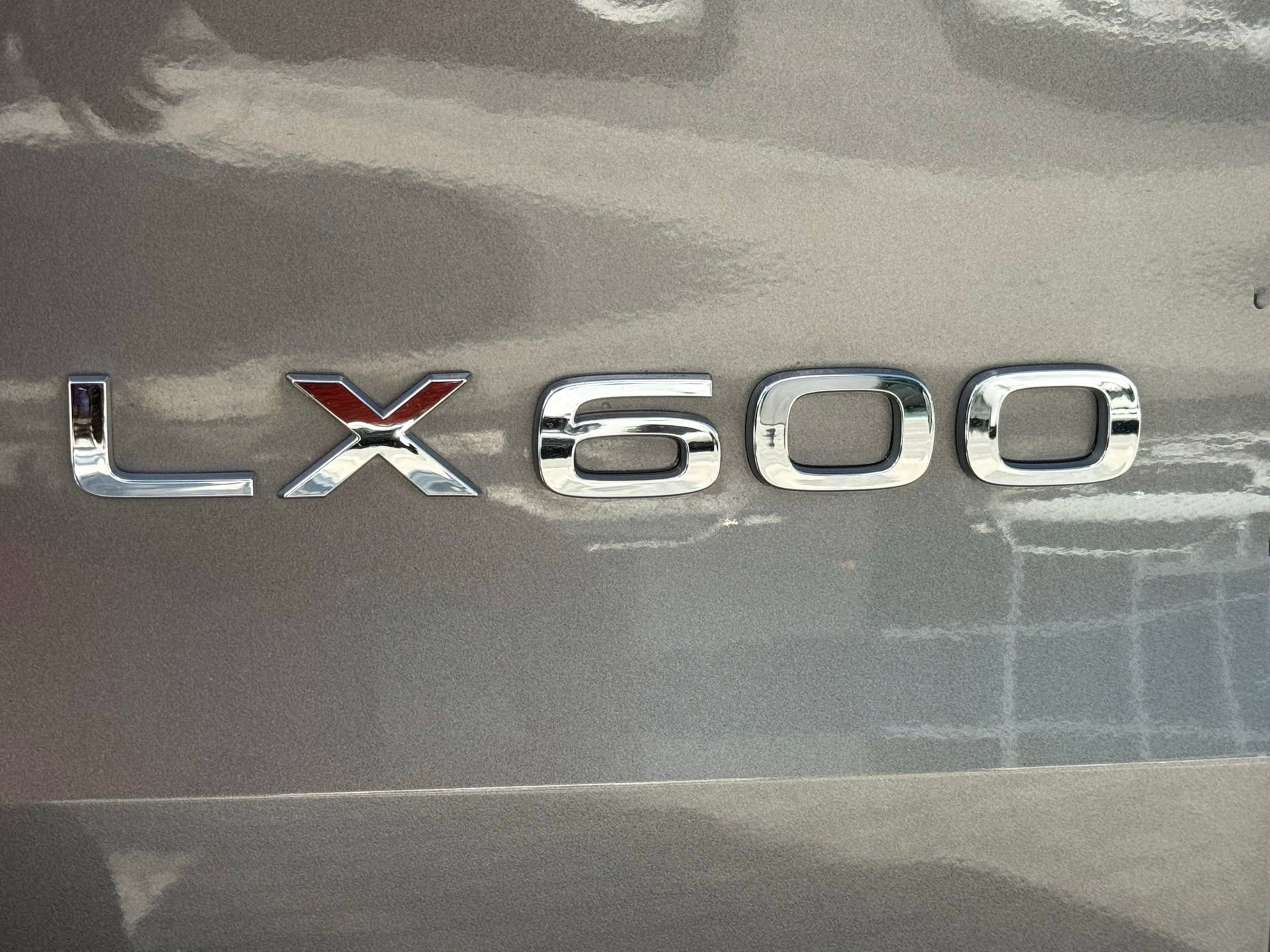 Used 2024 Lexus LX 600 F Sport image 12