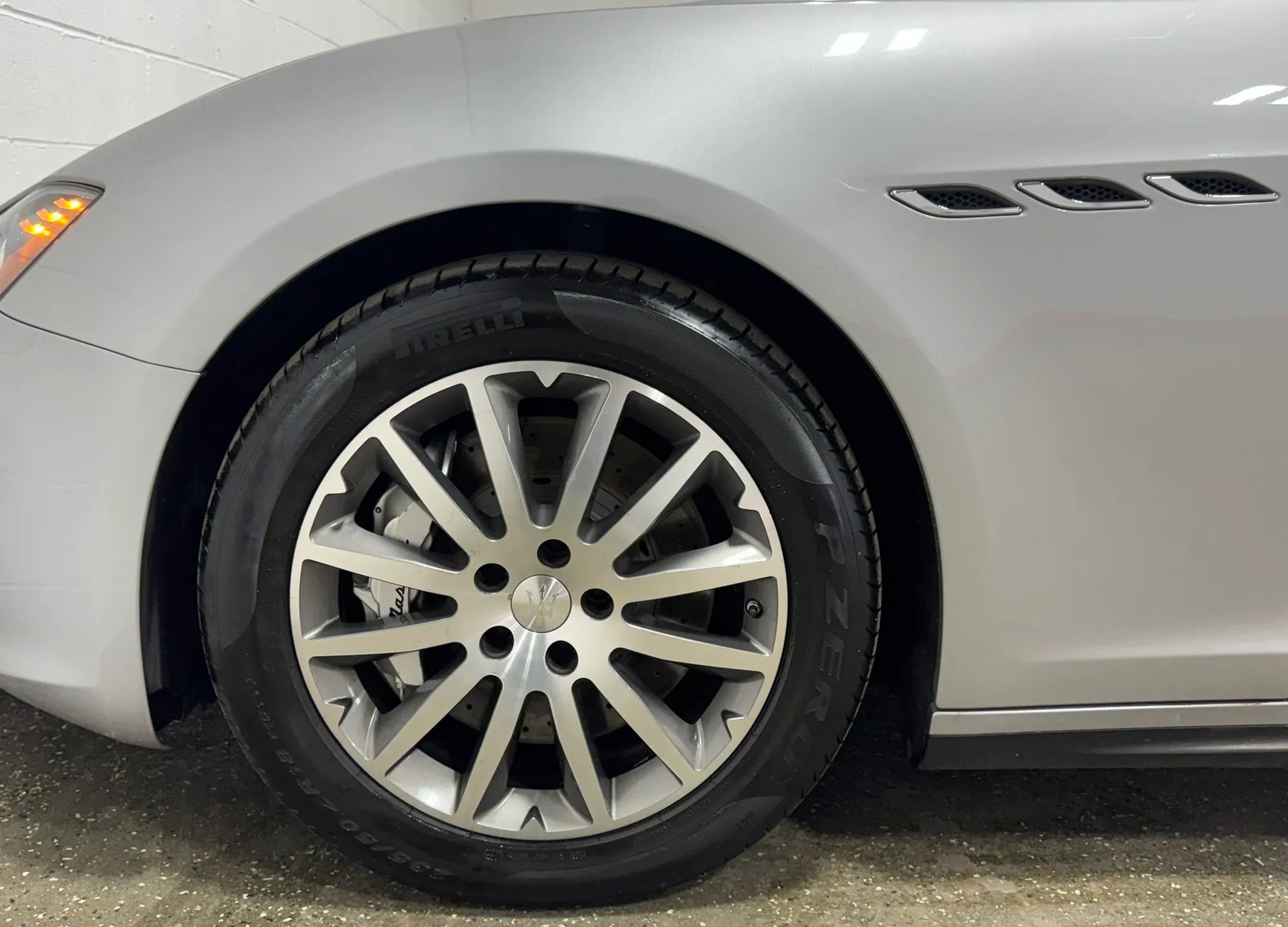 Used 2014 Maserati Ghibli S Q4 AWD/4WD image 30