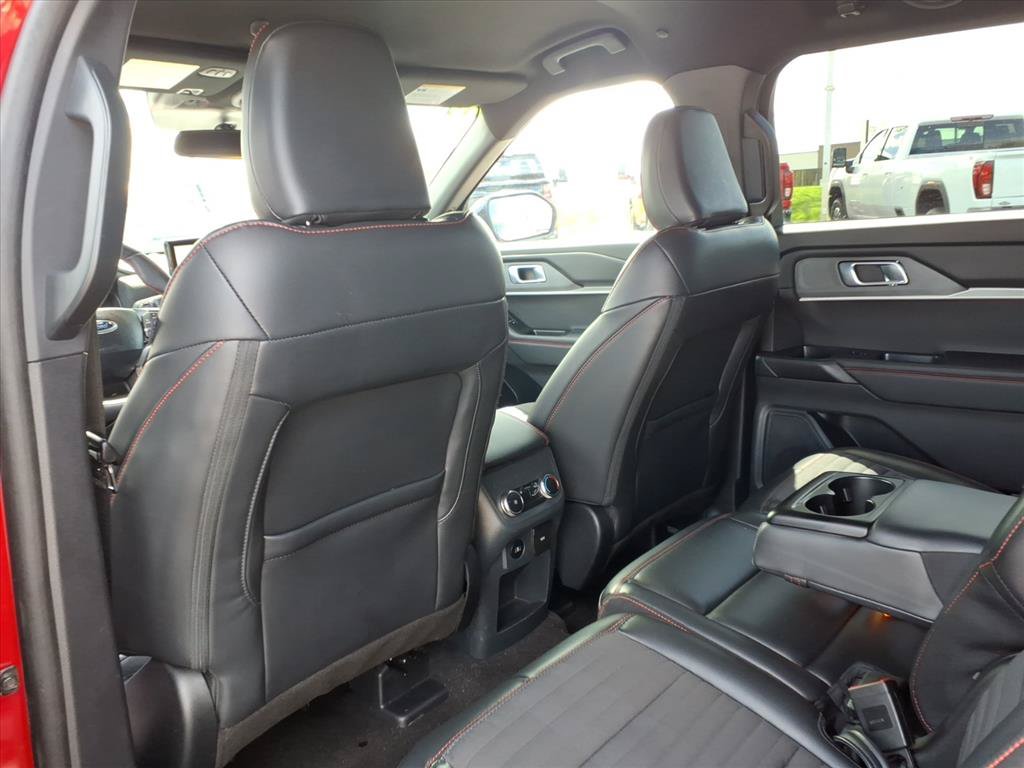 Used 2025 Ford Explorer ST-Line w/ ST-Line Street Pack AWD/4WD image 26