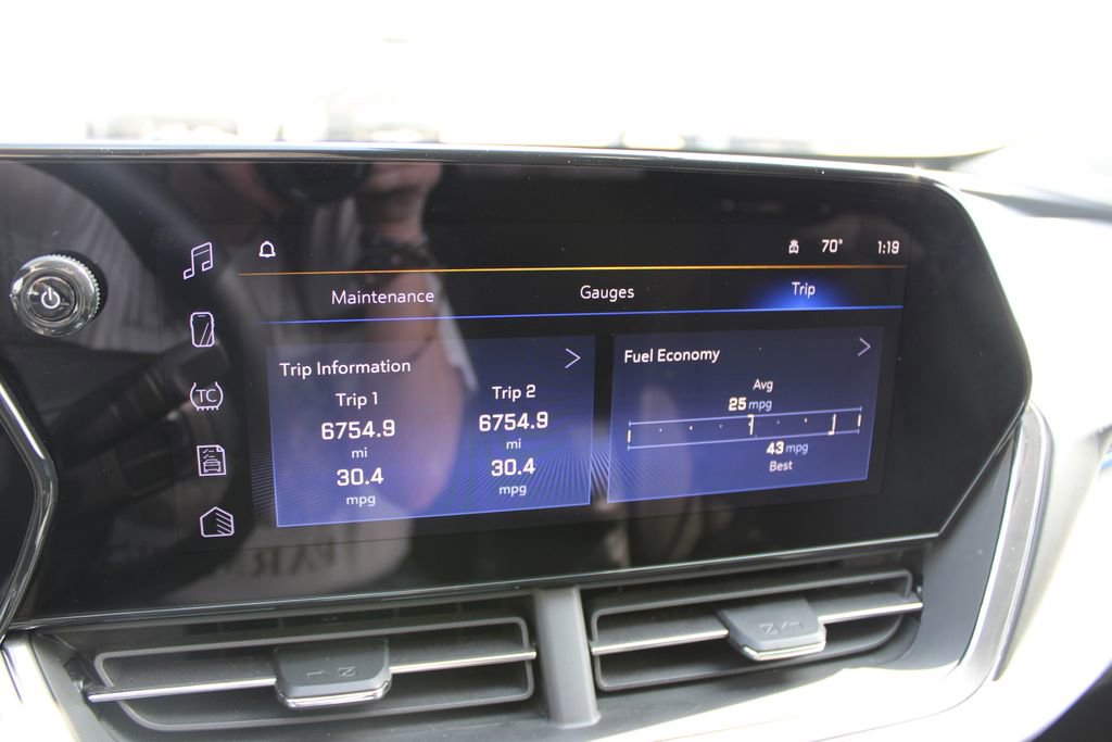 Used 2025 Chevrolet Trax LT w/ LT Convenience Package image 44