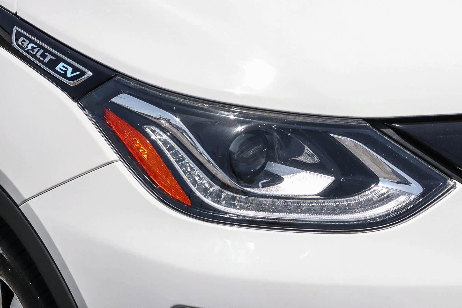Used 2020 Chevrolet Bolt Premier FWD image 4