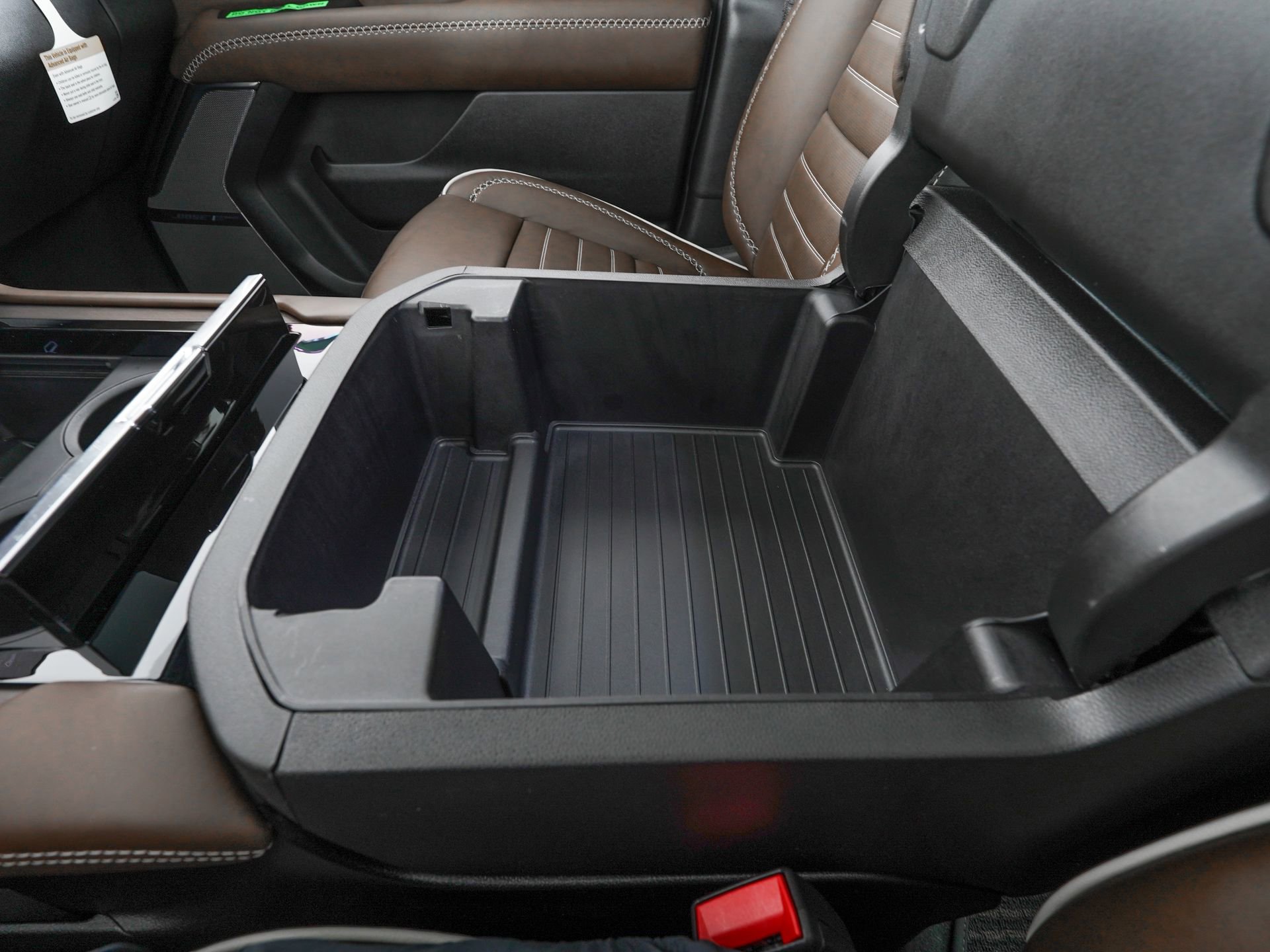 Used 2026 GMC Yukon Denali Ultimate AWD/4WD image 32