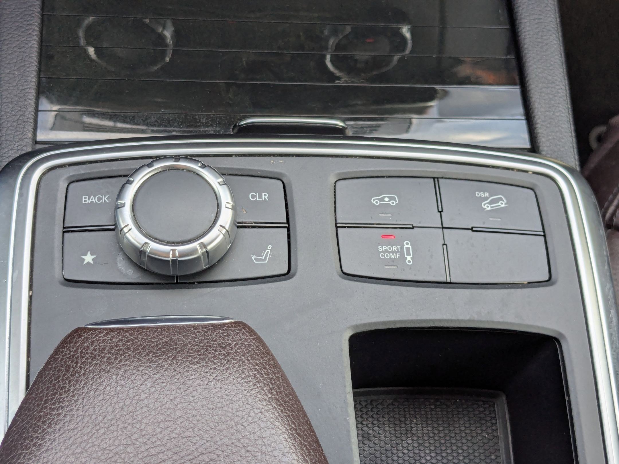 Used 2016 Mercedes-Benz GL 550 4MATIC image 24